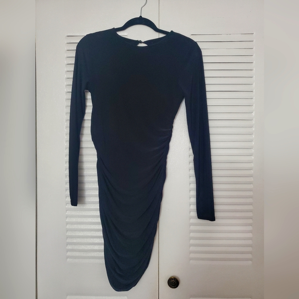 PLT, fitted party dress with open back 🖤